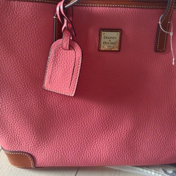 Dooney & Bourke  pebbled grain  Charleston Tote * MINT* - Picture 2 of 7